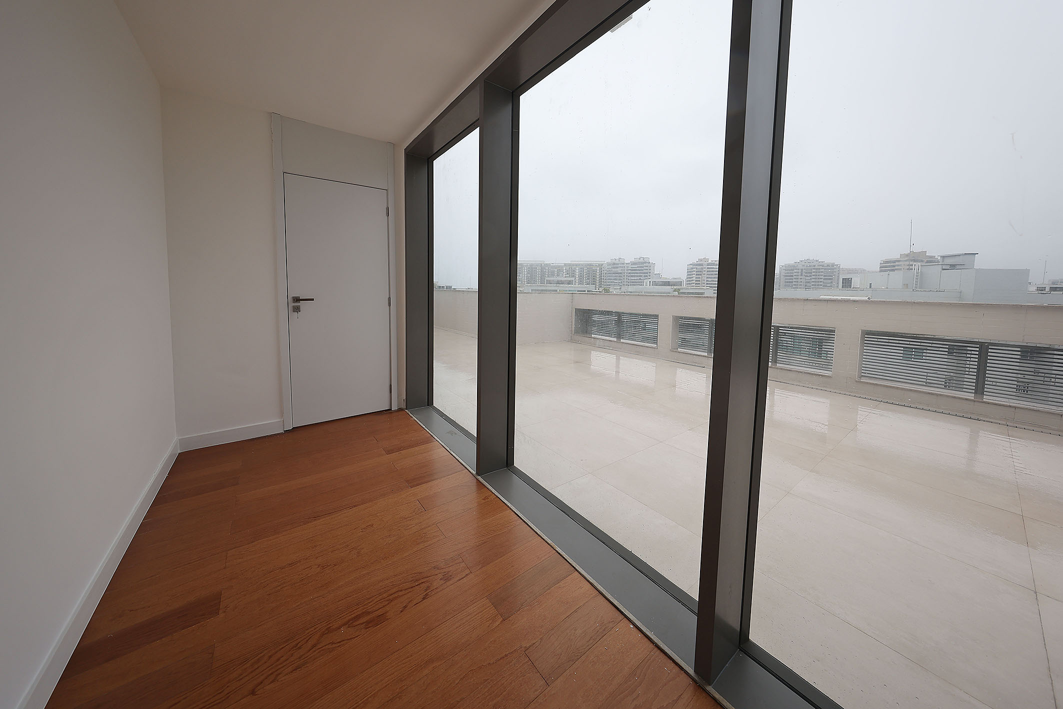  Oceanfront linear penthouse with private leisure amenities - 物件實景