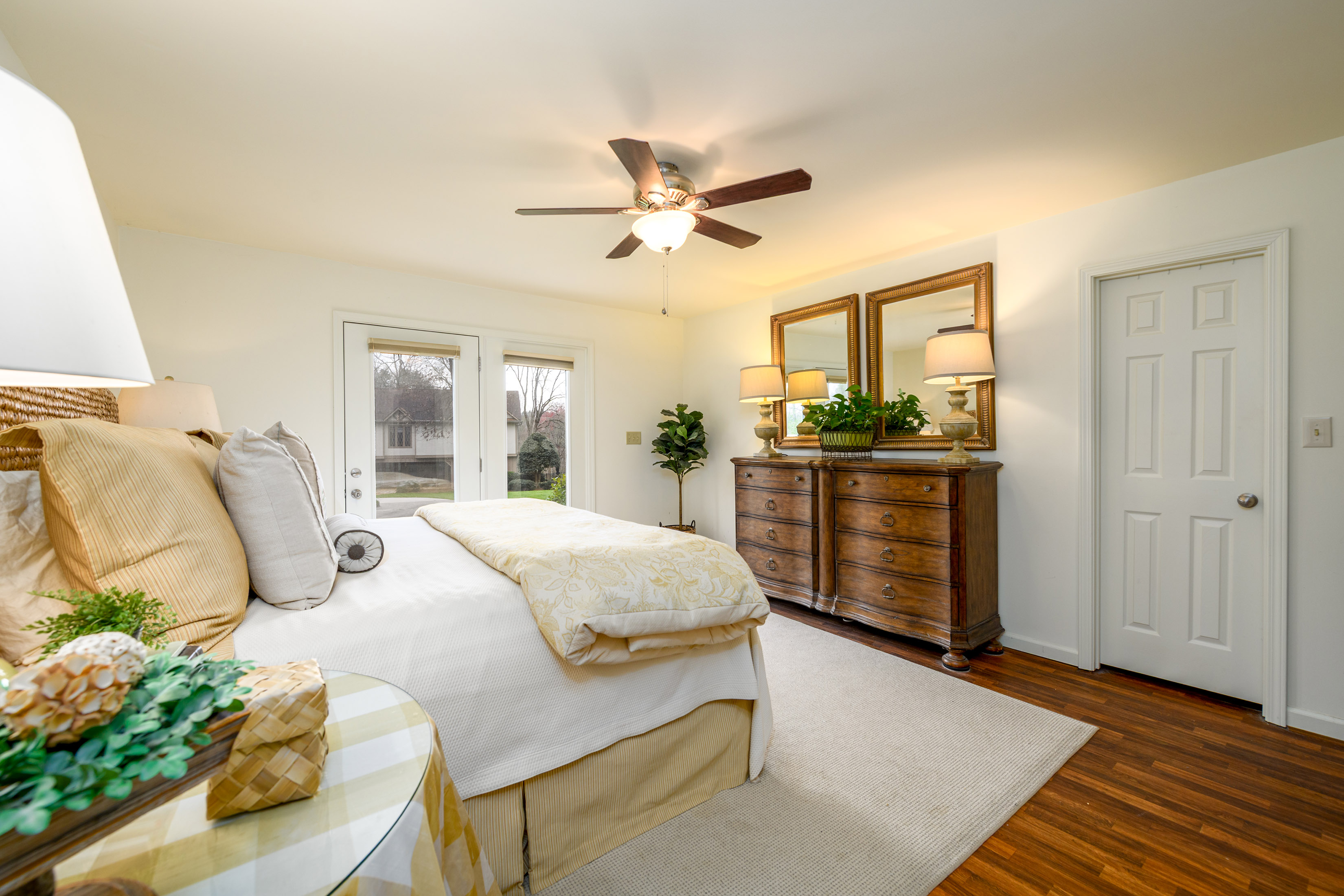  Lakefront Estate with Private Dock, Guest Home and Pool - 物件實景