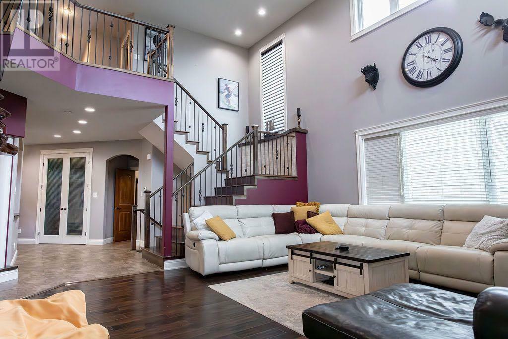 WAINWRIGHT, Alberta, T9W 0A6, CA, 4 Bedrooms Bedrooms, ,5 BathroomsBathrooms,Residential,For Sale,1838525