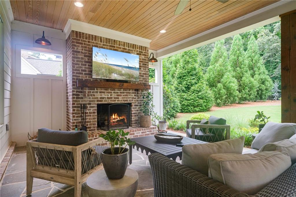 Canton, Georgia, 30115, United States, 5 Bedrooms Bedrooms, ,5 BathroomsBathrooms,Residential,For Sale,1878589