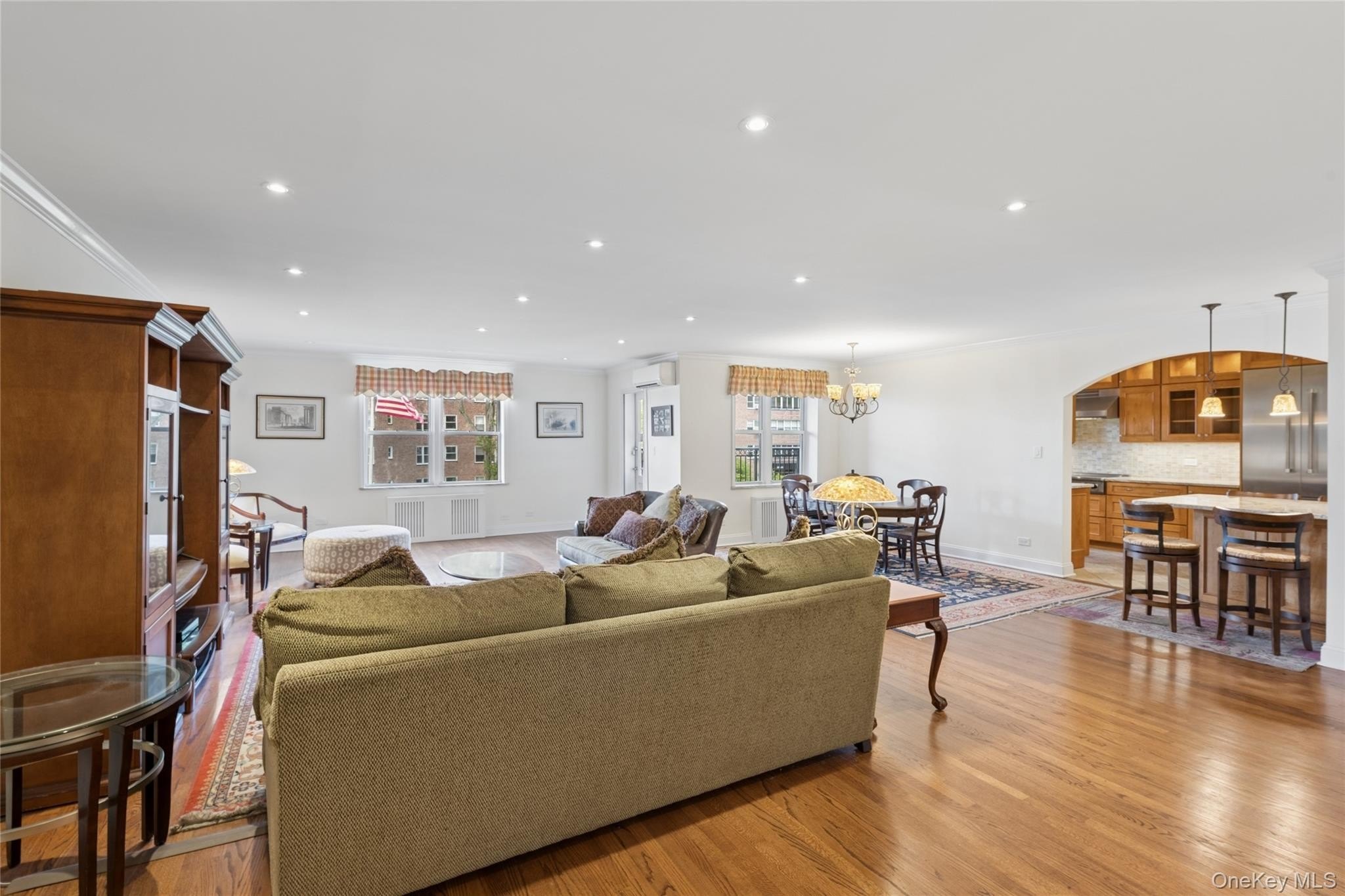 Beechhurst, New York, 11357, United States, 3 Bedrooms Bedrooms, ,2 BathroomsBathrooms,Residential,For Sale,2049222