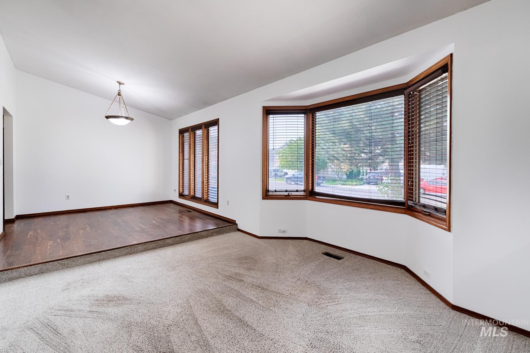 Kuna, Idaho, 83634, United States, 6 Bedrooms Bedrooms, ,4 BathroomsBathrooms,Residential,For Sale,1950984