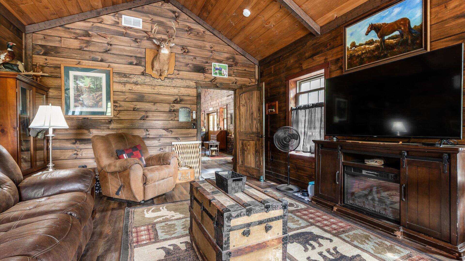 Frazeysburg, Ohio, 43822, United States, 3 Bedrooms Bedrooms, ,2 BathroomsBathrooms,Residential,For Sale,1942173