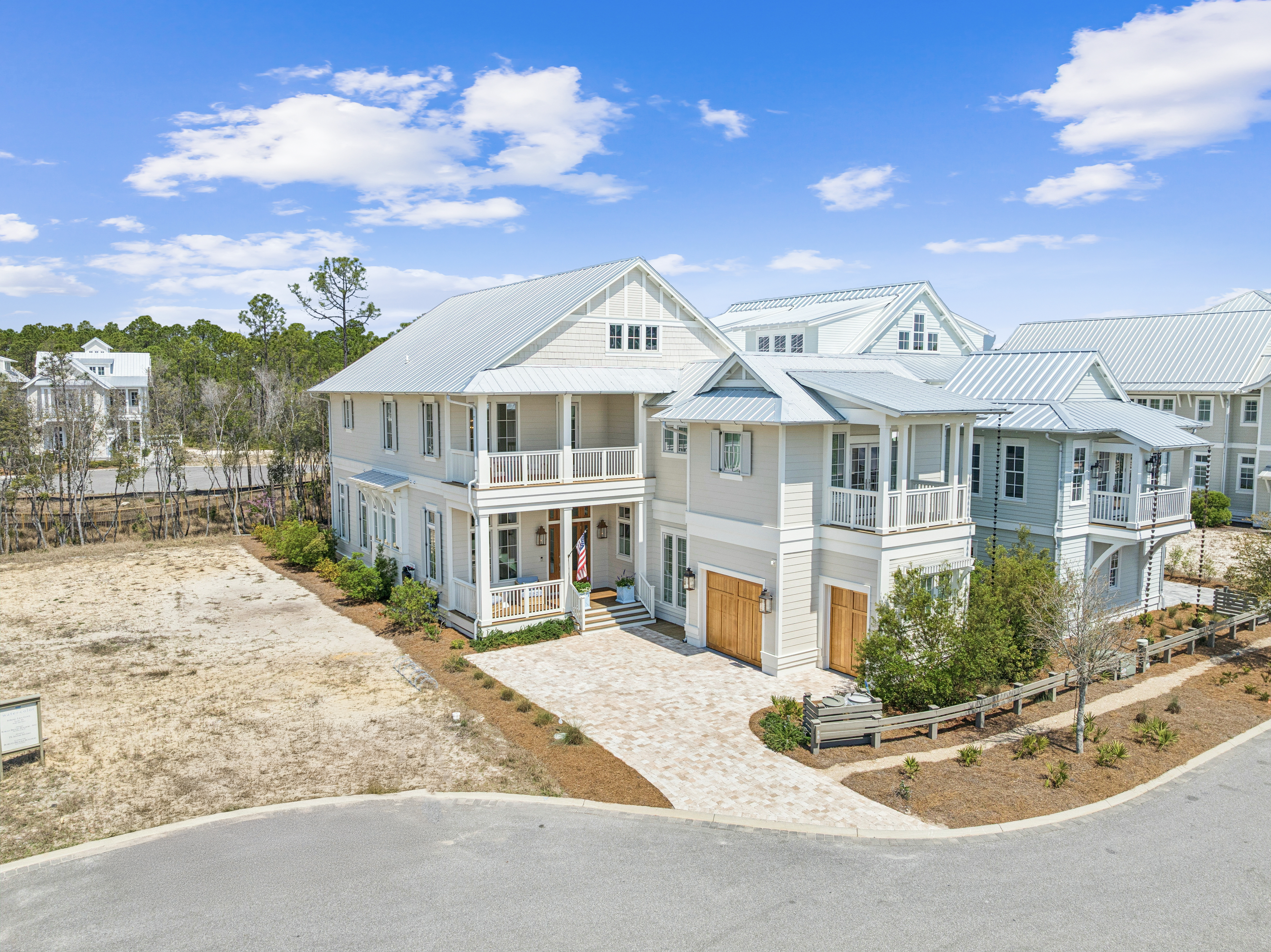  Refined Coastal Residence With Designer Interiors And Exceptional Craftsmanship - 物件實景