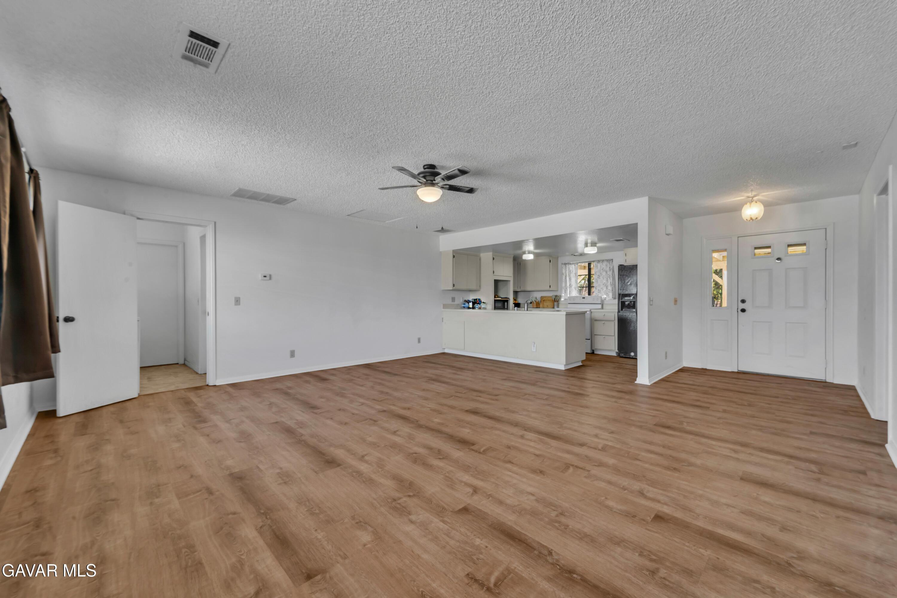 Pearblossom, California, 93553, United States, 4 Bedrooms Bedrooms, ,3 BathroomsBathrooms,Residential,For Sale,1971621