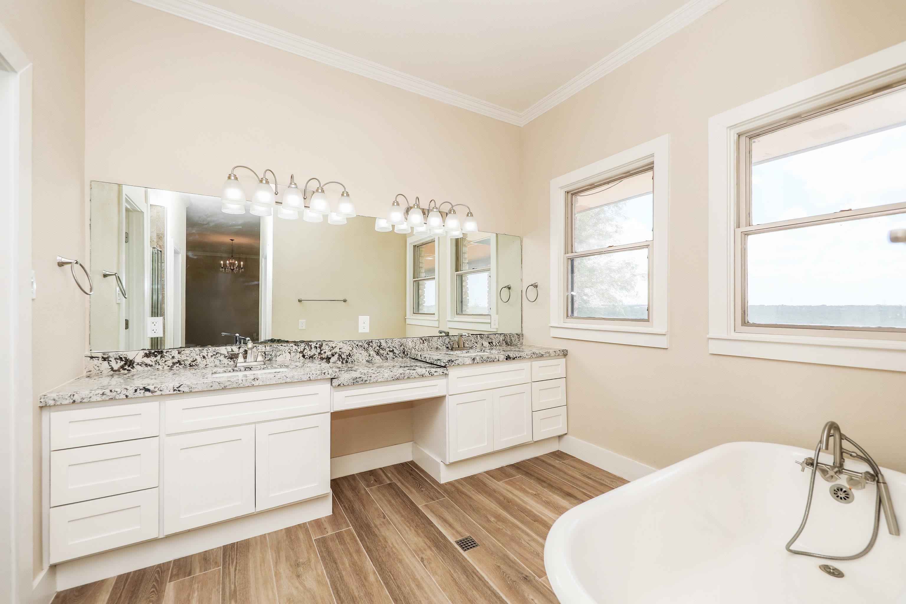 LAREDO, Texas, 78040, United States, 3 Bedrooms Bedrooms, ,3 BathroomsBathrooms,Residential,For Sale,1868916