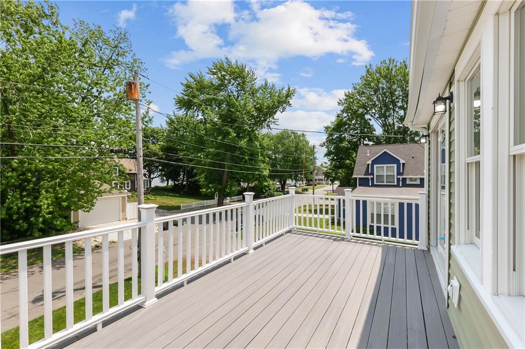 Warwick, Rhode Island, 02889, United States, 3 Bedrooms Bedrooms, ,2 BathroomsBathrooms,Residential,For Sale,1937520