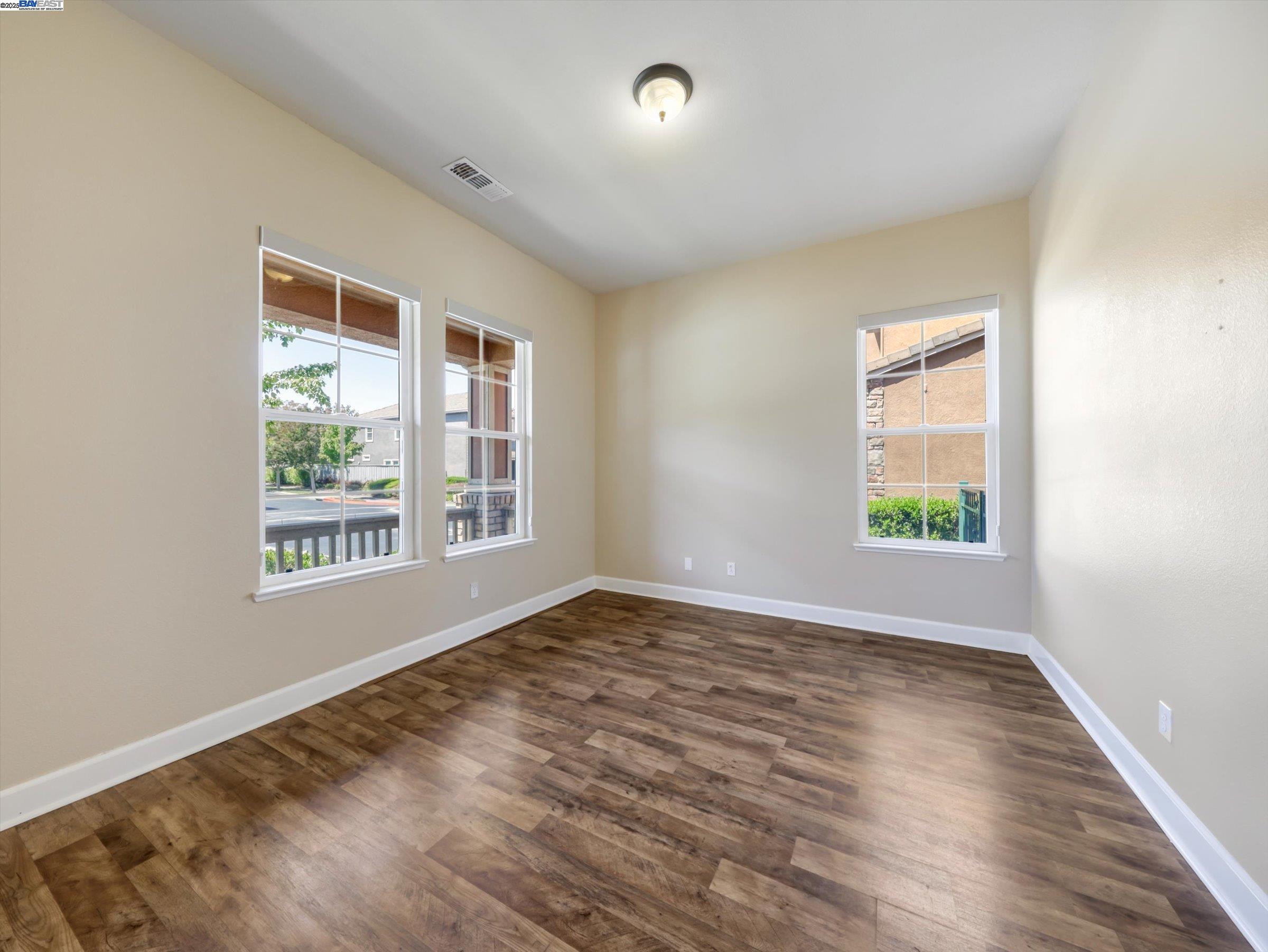 Vallejo, California, 94591, United States, 5 Bedrooms Bedrooms, ,5 BathroomsBathrooms,Residential,For Sale,2002289