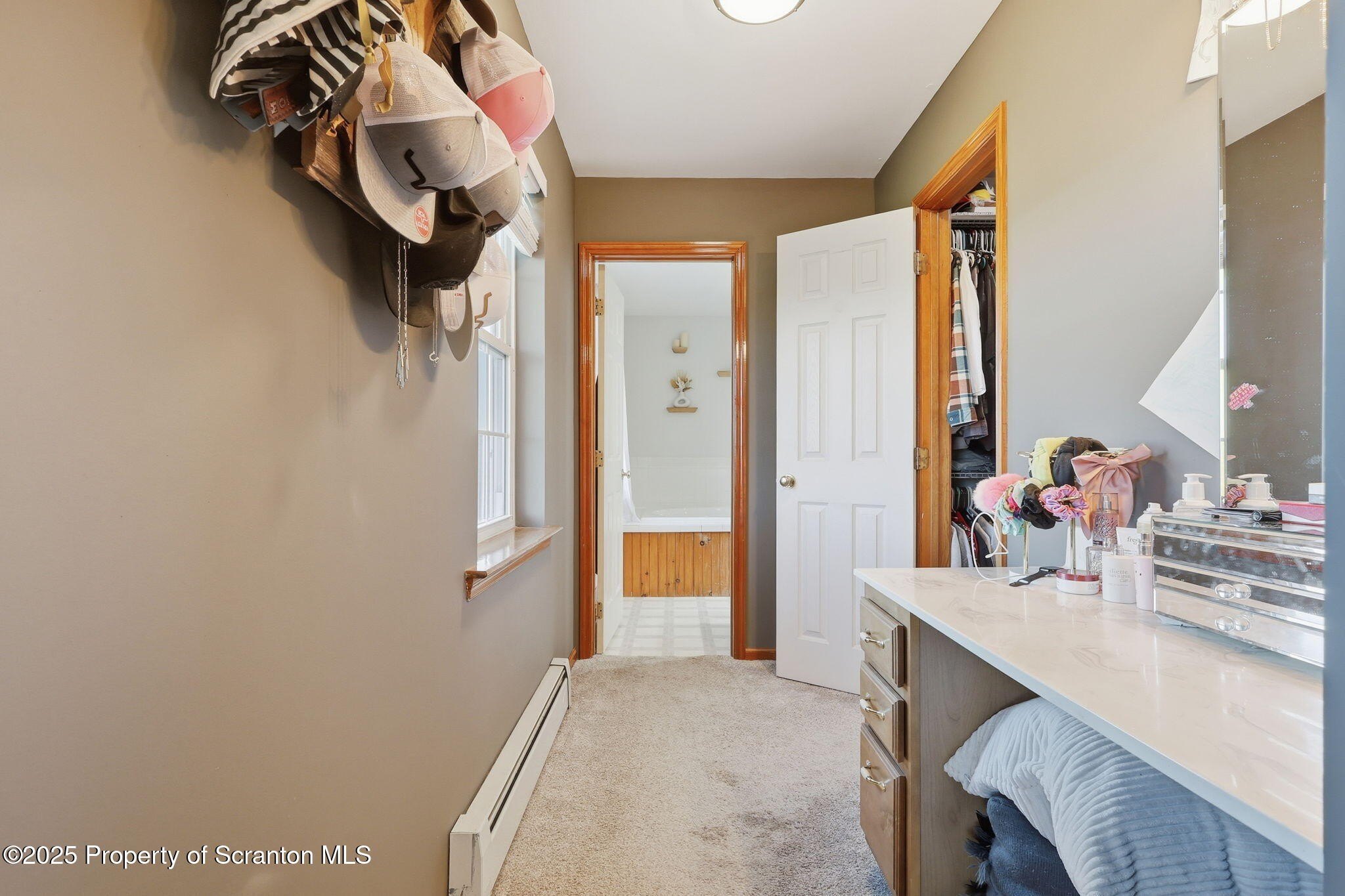 Clifford Twp, Pennsylvania, 18470, United States, 4 Bedrooms Bedrooms, ,3 BathroomsBathrooms,Residential,For Sale,1978908