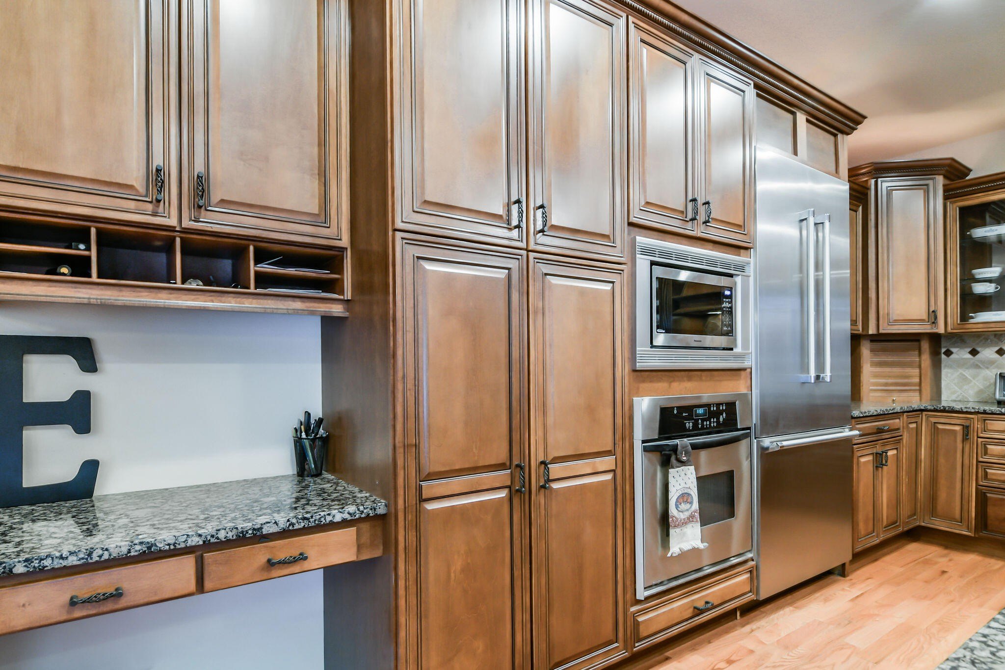 Walnut Shade, Missouri, 65771, United States, 6 Bedrooms Bedrooms, ,5 BathroomsBathrooms,Residential,For Sale,1975828