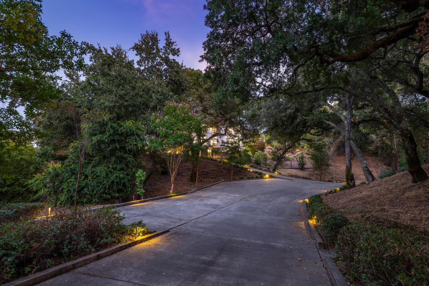 Woodside, California, 94062, United States, 4 Bedrooms Bedrooms, ,5 BathroomsBathrooms,Residential,For Sale,1911860