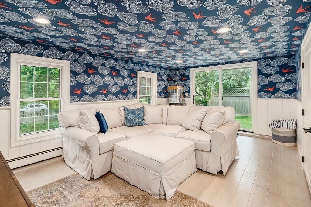 Manchester, Massachusetts, 01944, United States, 4 Bedrooms Bedrooms, ,3 BathroomsBathrooms,Residential,For Sale,1938822