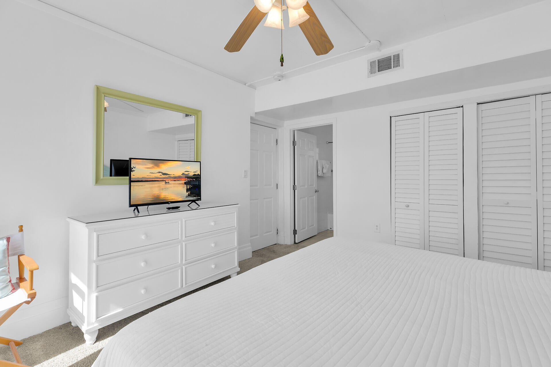 MARATHON, Florida, 33050, United States, 2 Bedrooms Bedrooms, ,2 BathroomsBathrooms,Residential,For Sale,1989170