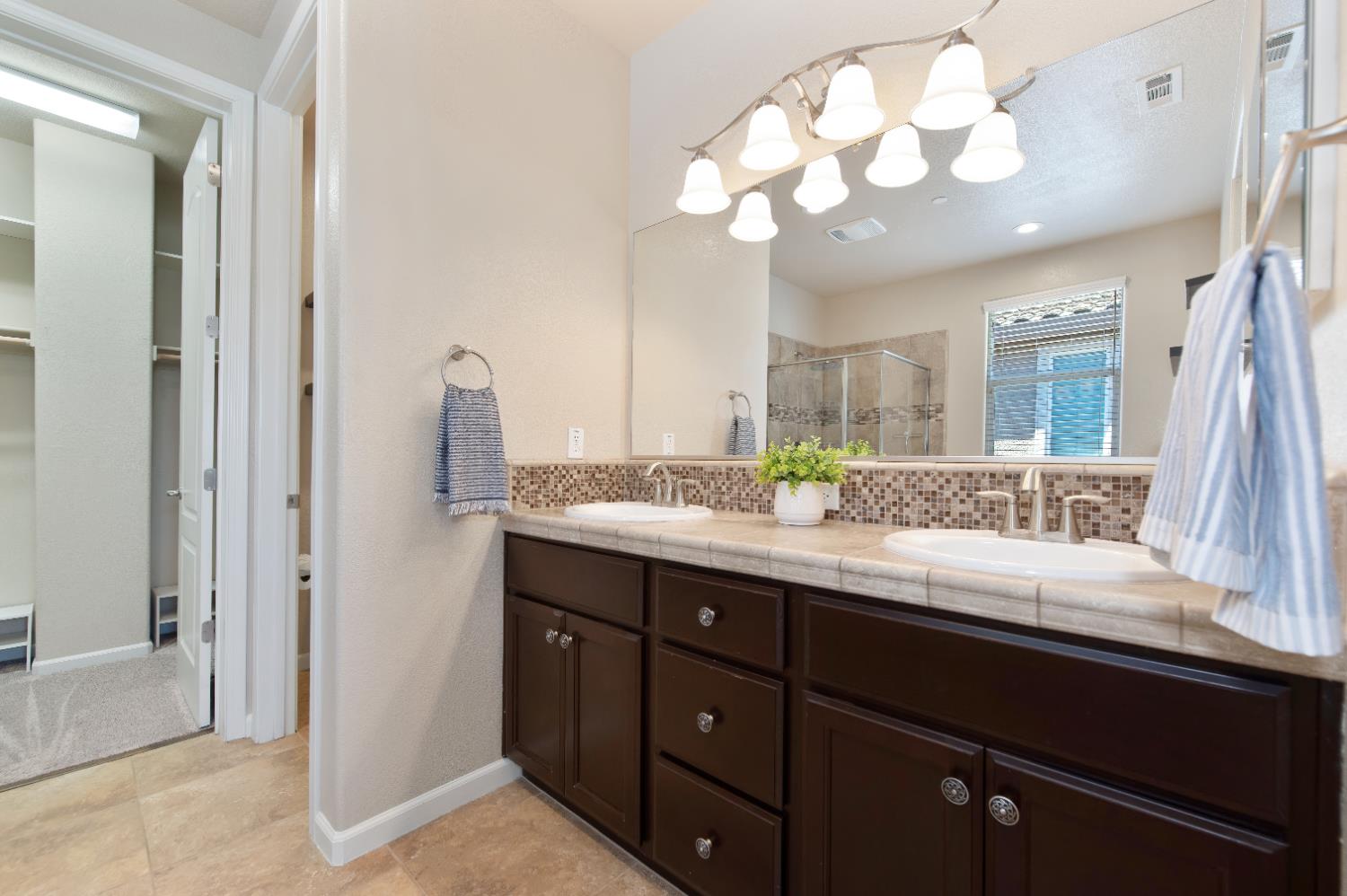 West Sacramento, California, 95691, United States, 4 Bedrooms Bedrooms, ,3 BathroomsBathrooms,Residential,For Sale,1906869