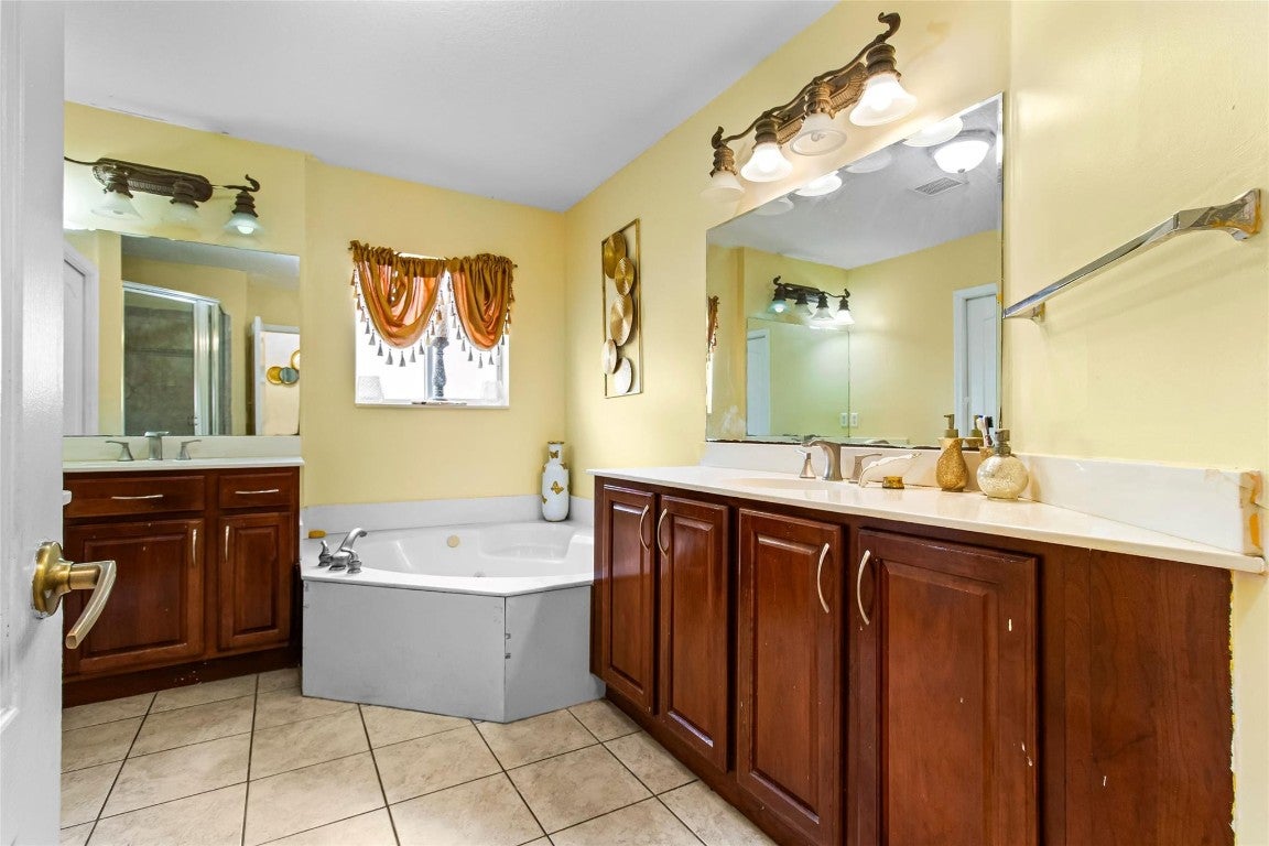 Miami Gardens, Florida, 33169, United States, 3 Bedrooms Bedrooms, ,3 BathroomsBathrooms,Residential,For Sale,1987100