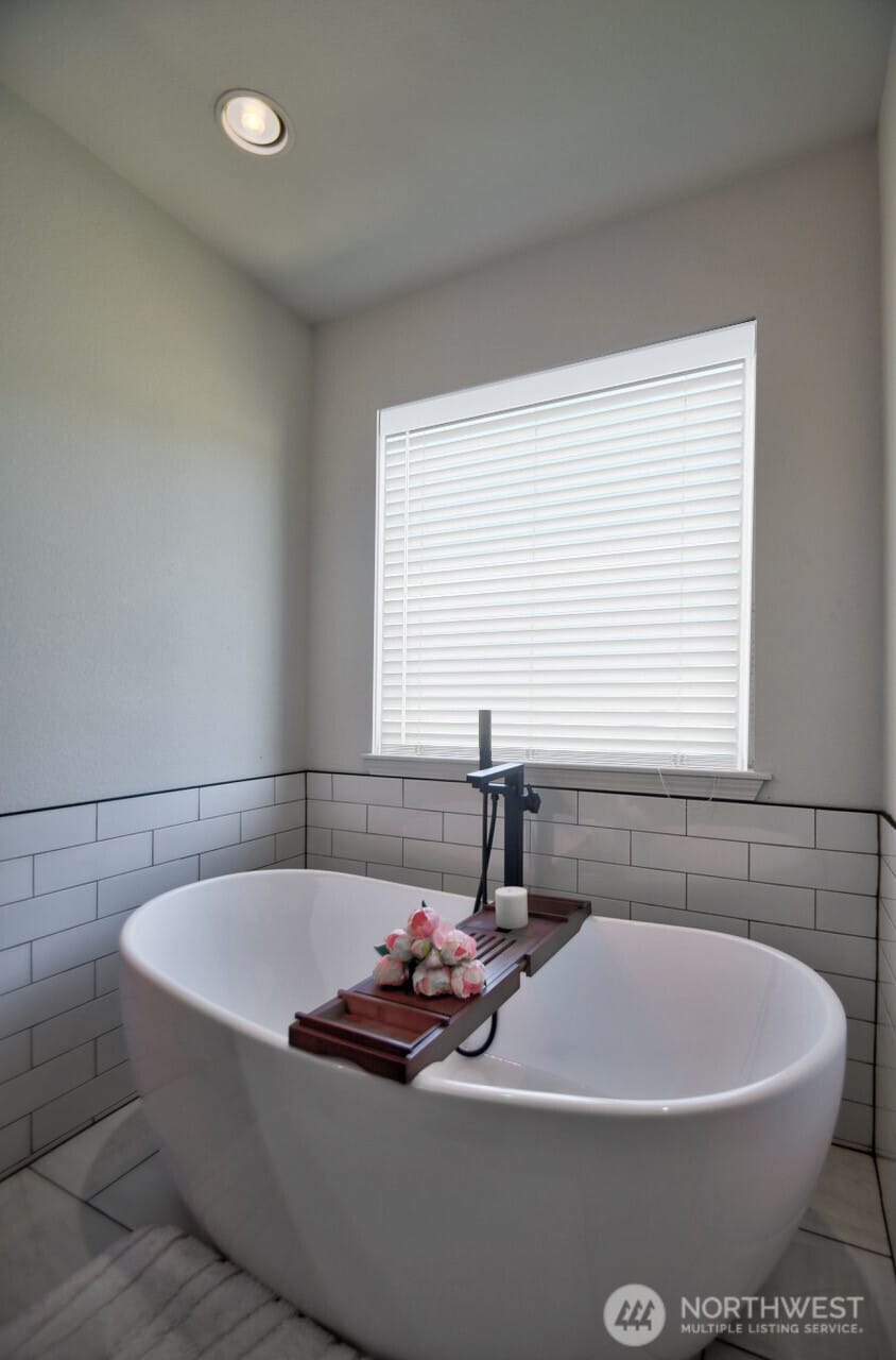 Lacey, Washington, 98513, United States, 4 Bedrooms Bedrooms, ,3 BathroomsBathrooms,Residential,For Sale,1932145