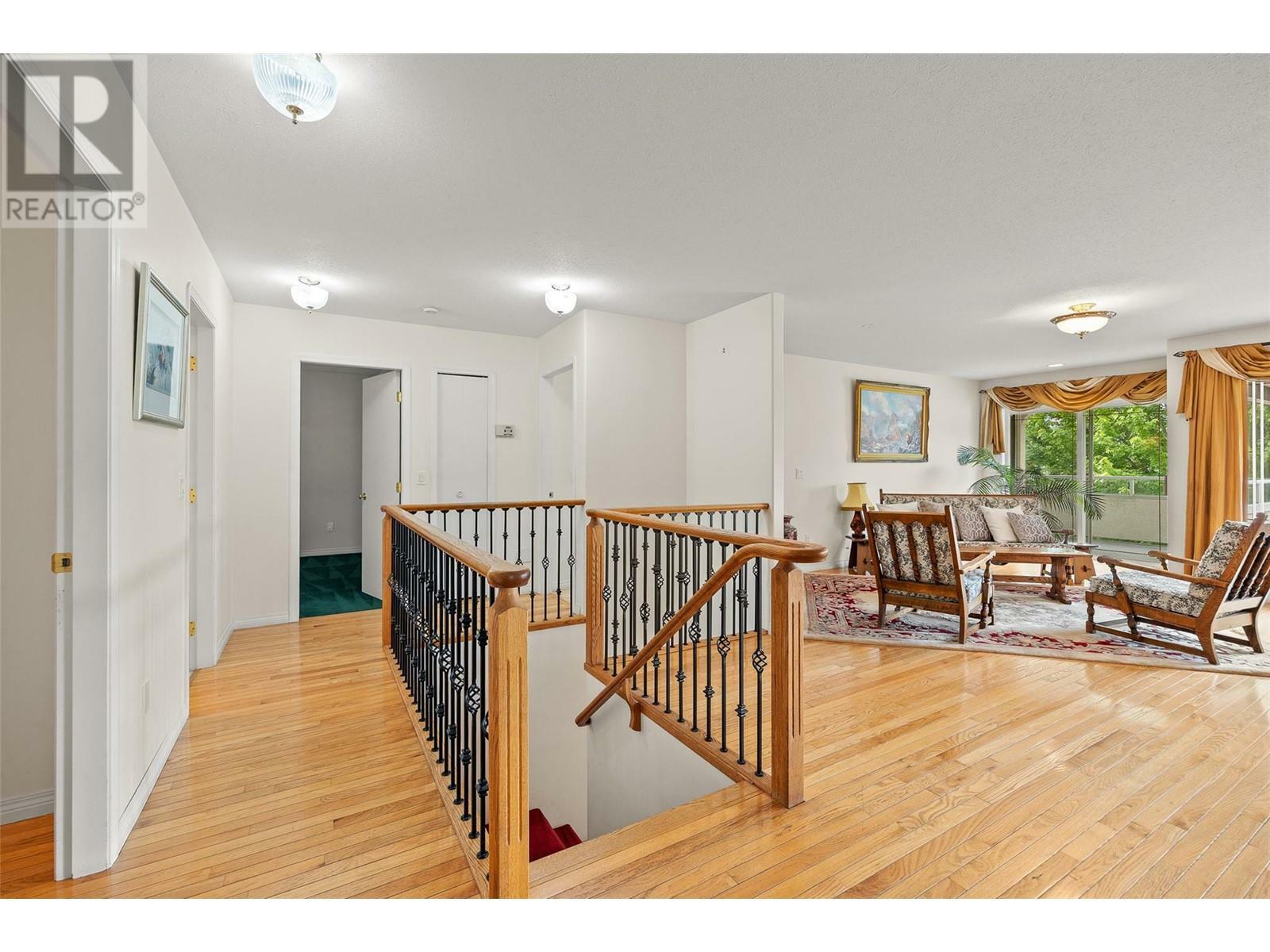 KELOWNA, British Columbia, V1V 1X3, CA, 4 Bedrooms Bedrooms, ,3 BathroomsBathrooms,Residential,For Sale,1876353