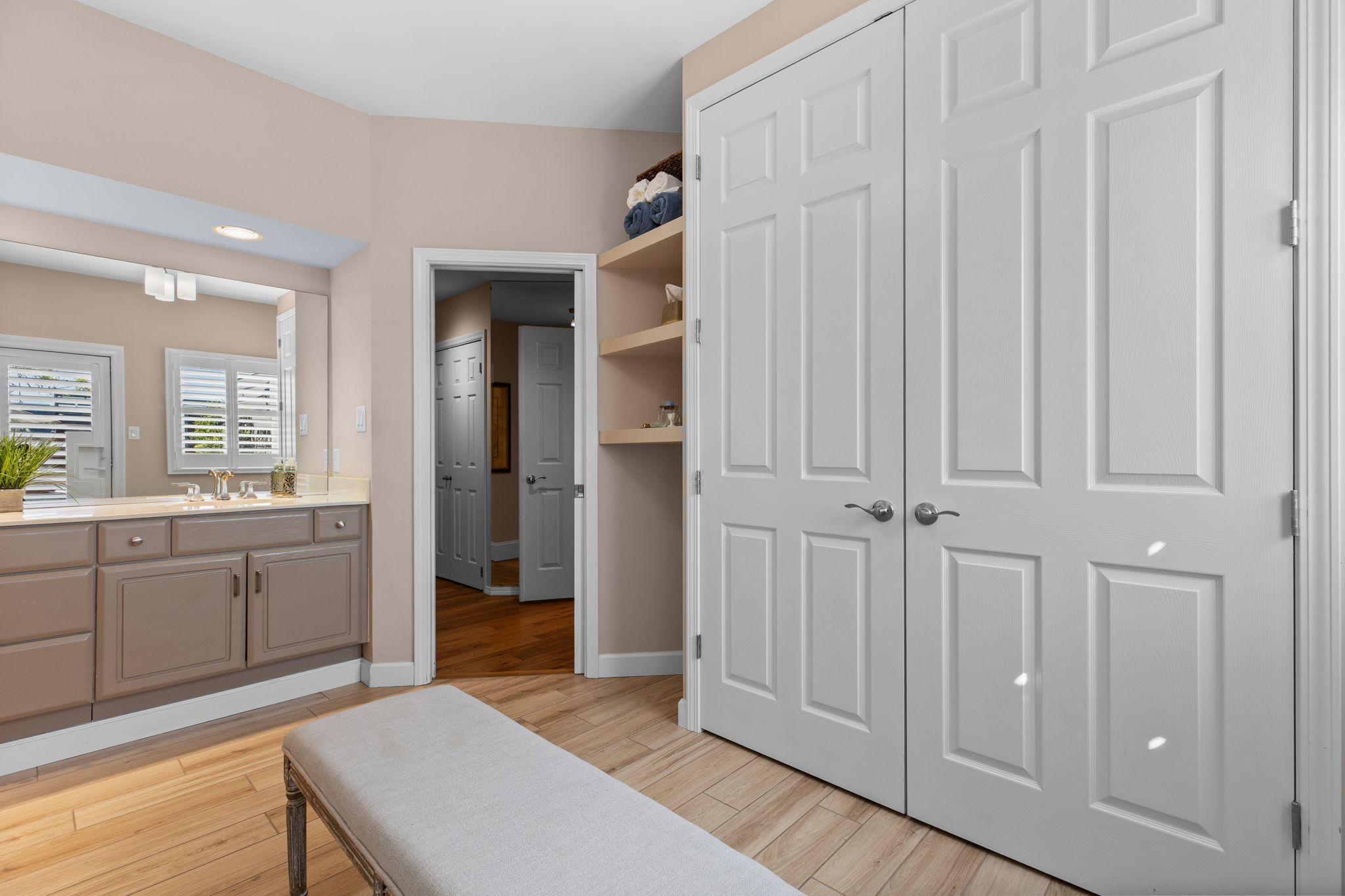  Stunning Cedar Springs Townhome with Modern Updates and Spacious Living - 物件實景