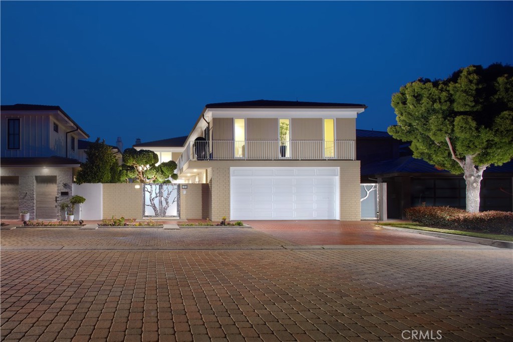 Newport Beach, California, 92660, United States, 8 Bedrooms Bedrooms, ,2 BathroomsBathrooms,Residential,For Sale,1877447