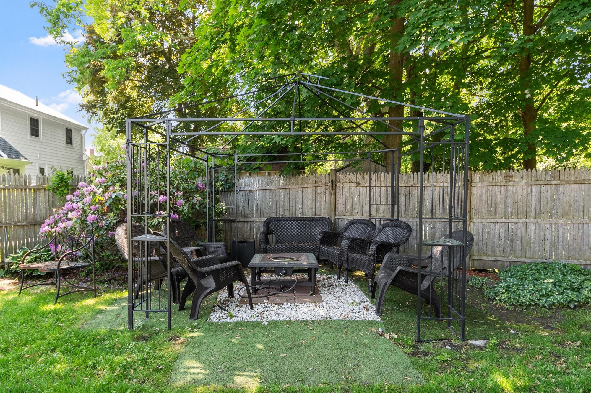  9 Oaklandvale Ave, Saugus, MA, 01906 - 物件實景