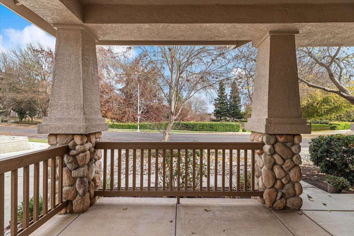 Oakdale, California, 95361, United States, 3 Bedrooms Bedrooms, ,2 BathroomsBathrooms,Residential,For Sale,2005405