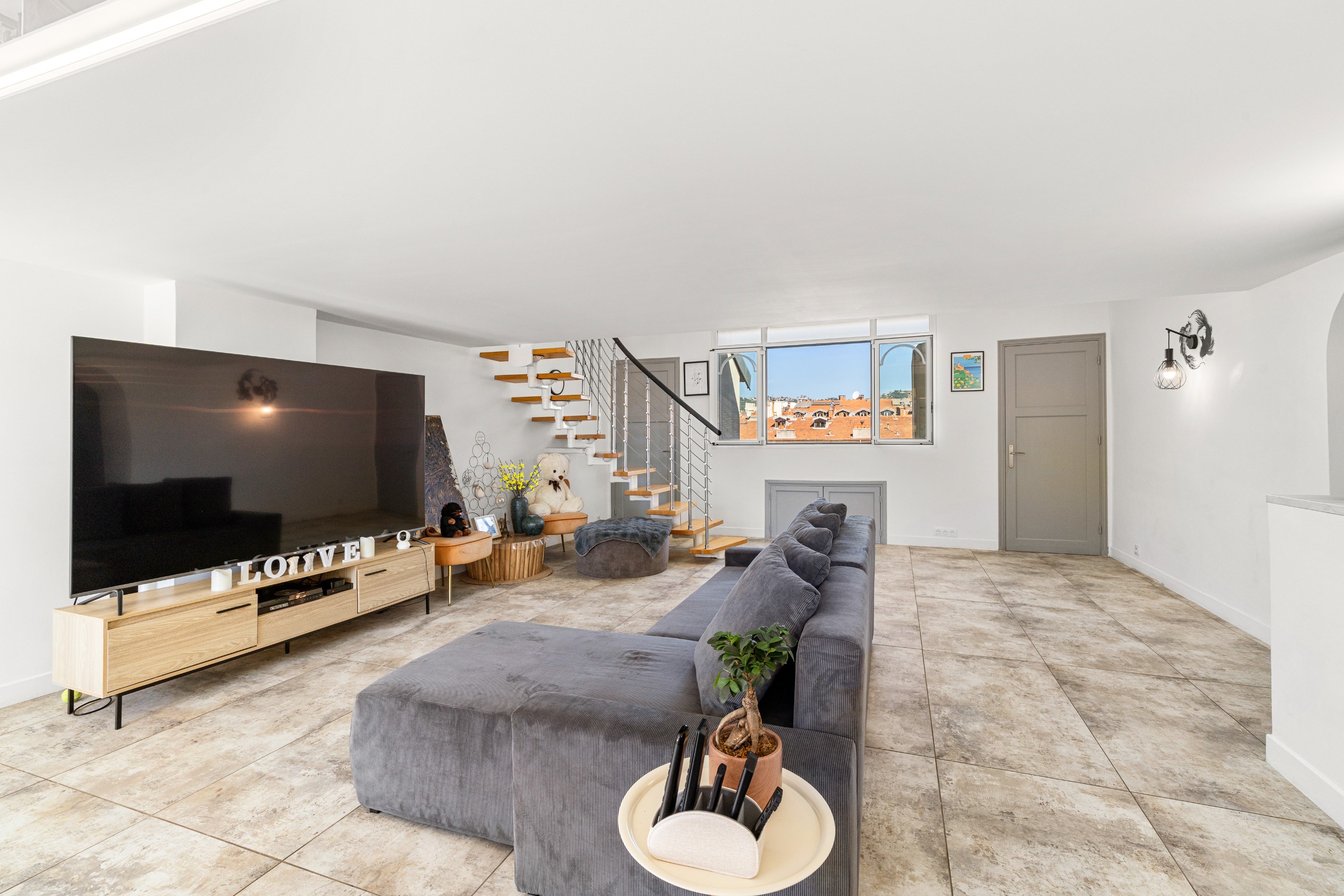  Notre-Dame – Characterful Loft with mezzanine and open city views - 物件實景