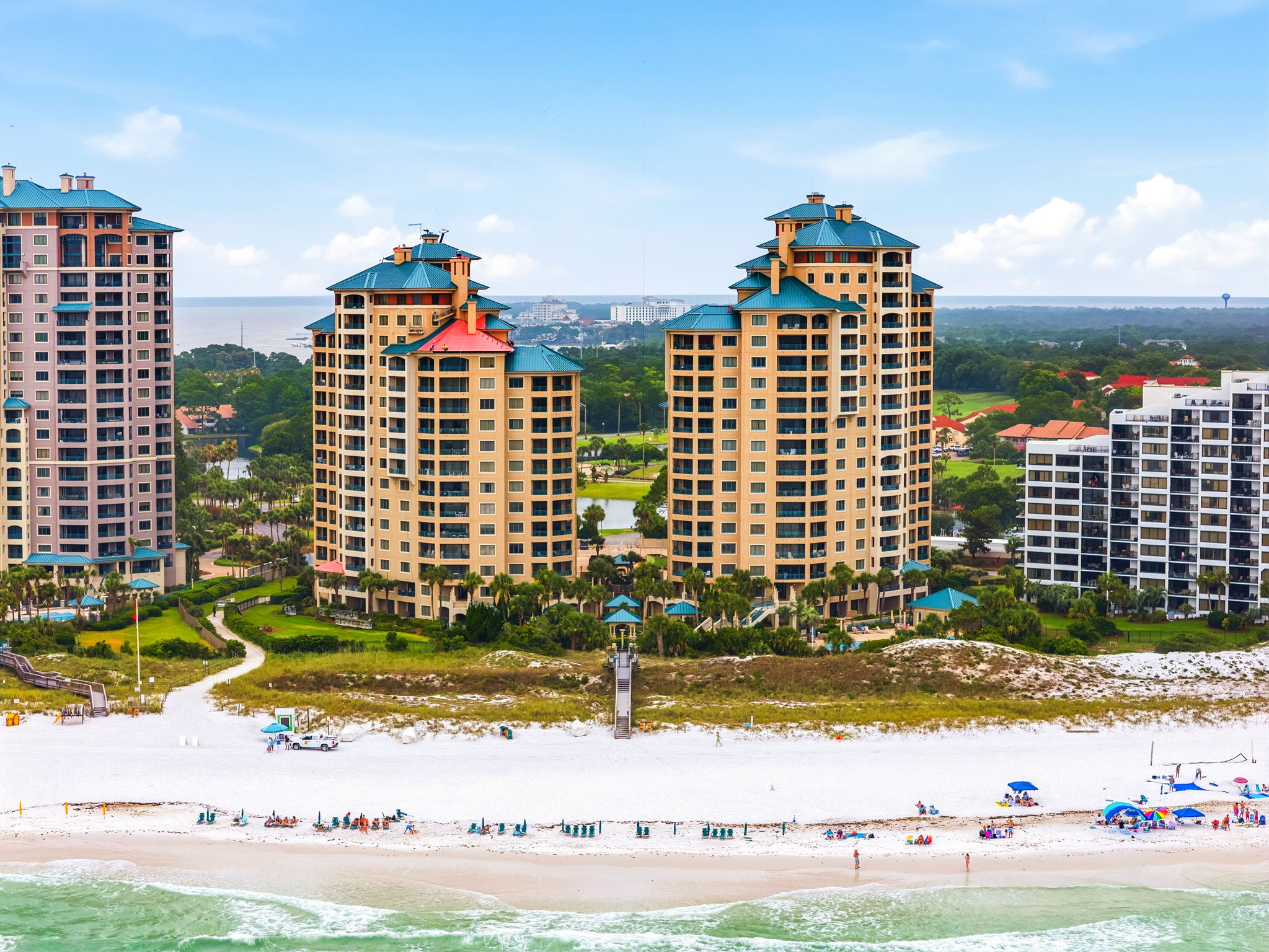  Gulf-Front Condominium with Panoramic Views and Renovation Potential - 物件實景