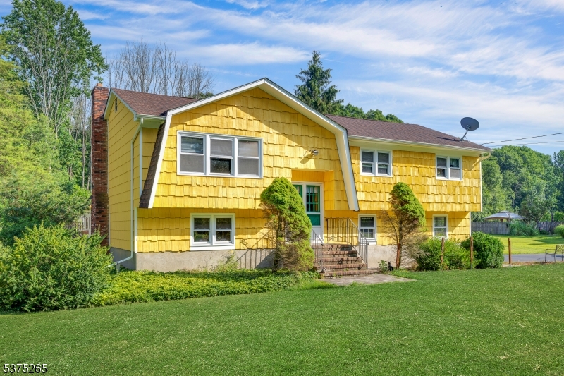 Sparta Twp., New Jersey, 07821, United States, 4 Bedrooms Bedrooms, ,3 BathroomsBathrooms,Residential,For Sale,1906185