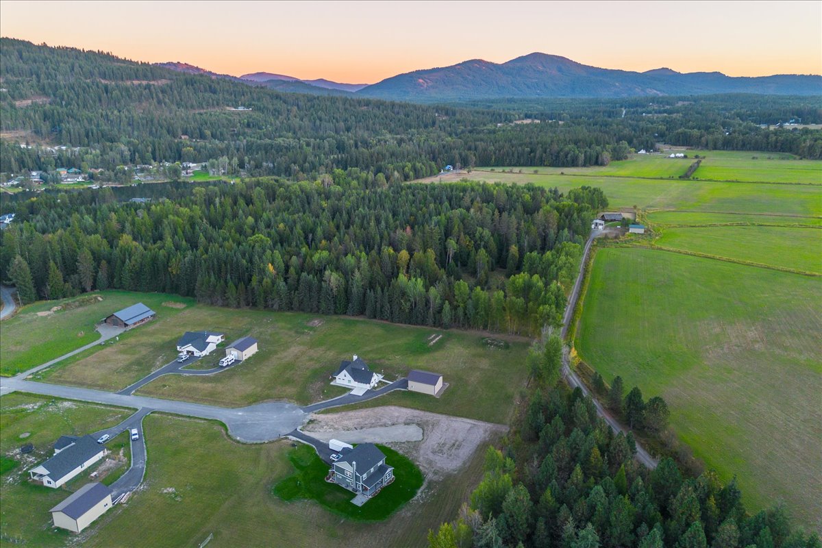 Sagle, Idaho, 83860, United States, 4 Bedrooms Bedrooms, ,3 BathroomsBathrooms,Residential,For Sale,1824083