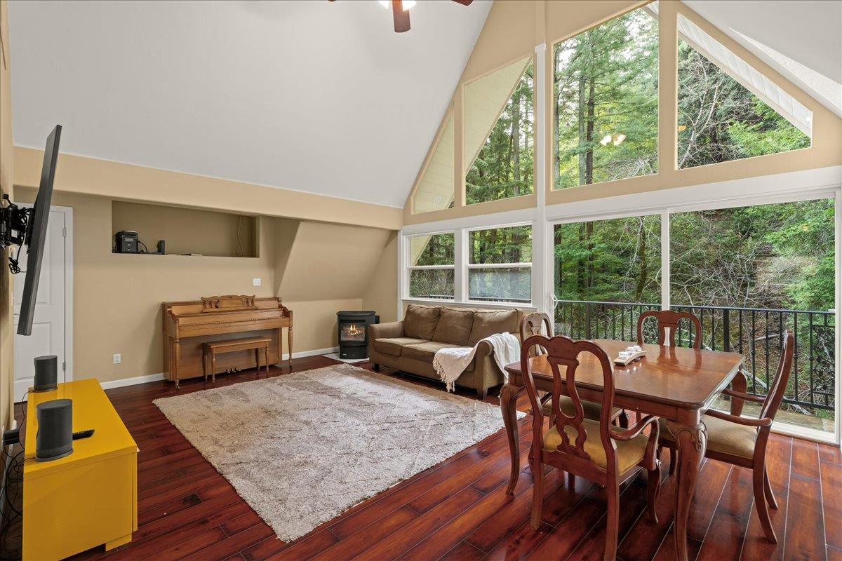 Los Gatos, California, 95033, United States, 3 Bedrooms Bedrooms, ,2 BathroomsBathrooms,Residential,For Sale,1839951