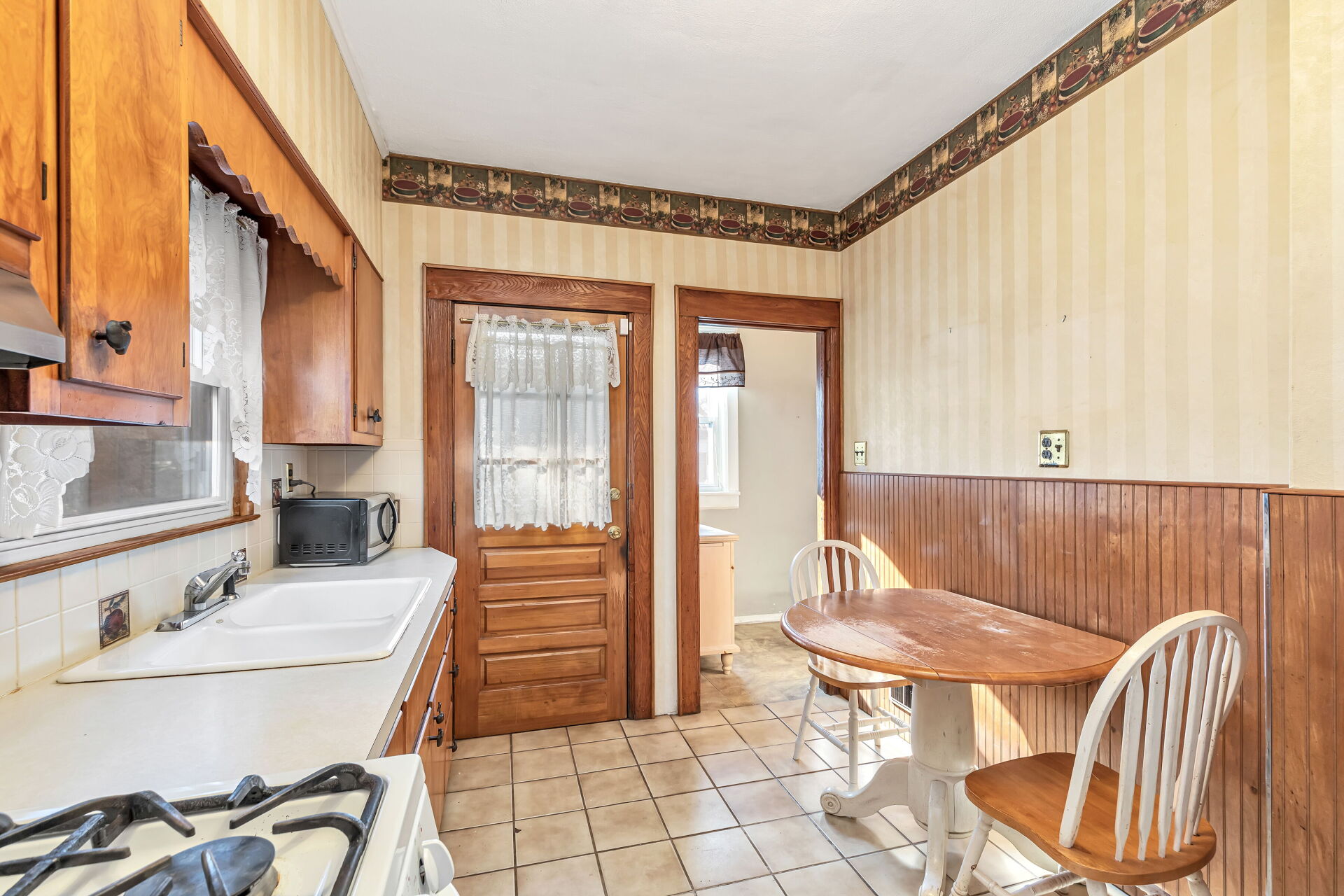 111 Besler Ave, Cranford Township, New Jersey, 07016, United States, 4 Bedrooms Bedrooms, ,Residential,For Sale,111 Besler Ave,1431698