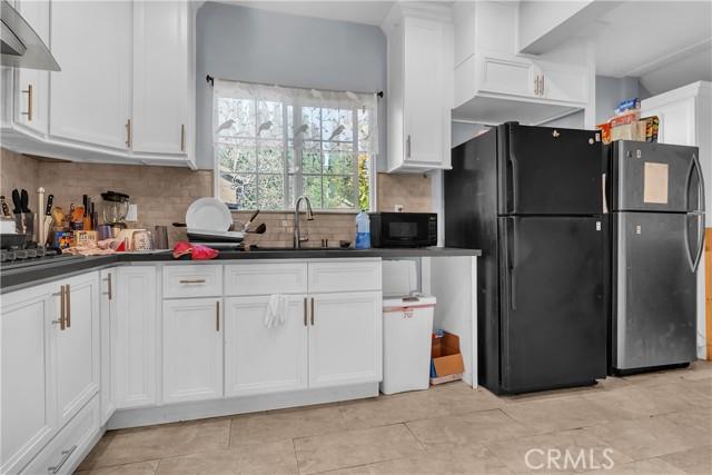 Los Angeles, California, 90026, United States, 6 Bedrooms Bedrooms, ,4 BathroomsBathrooms,Residential,For Sale,2005503