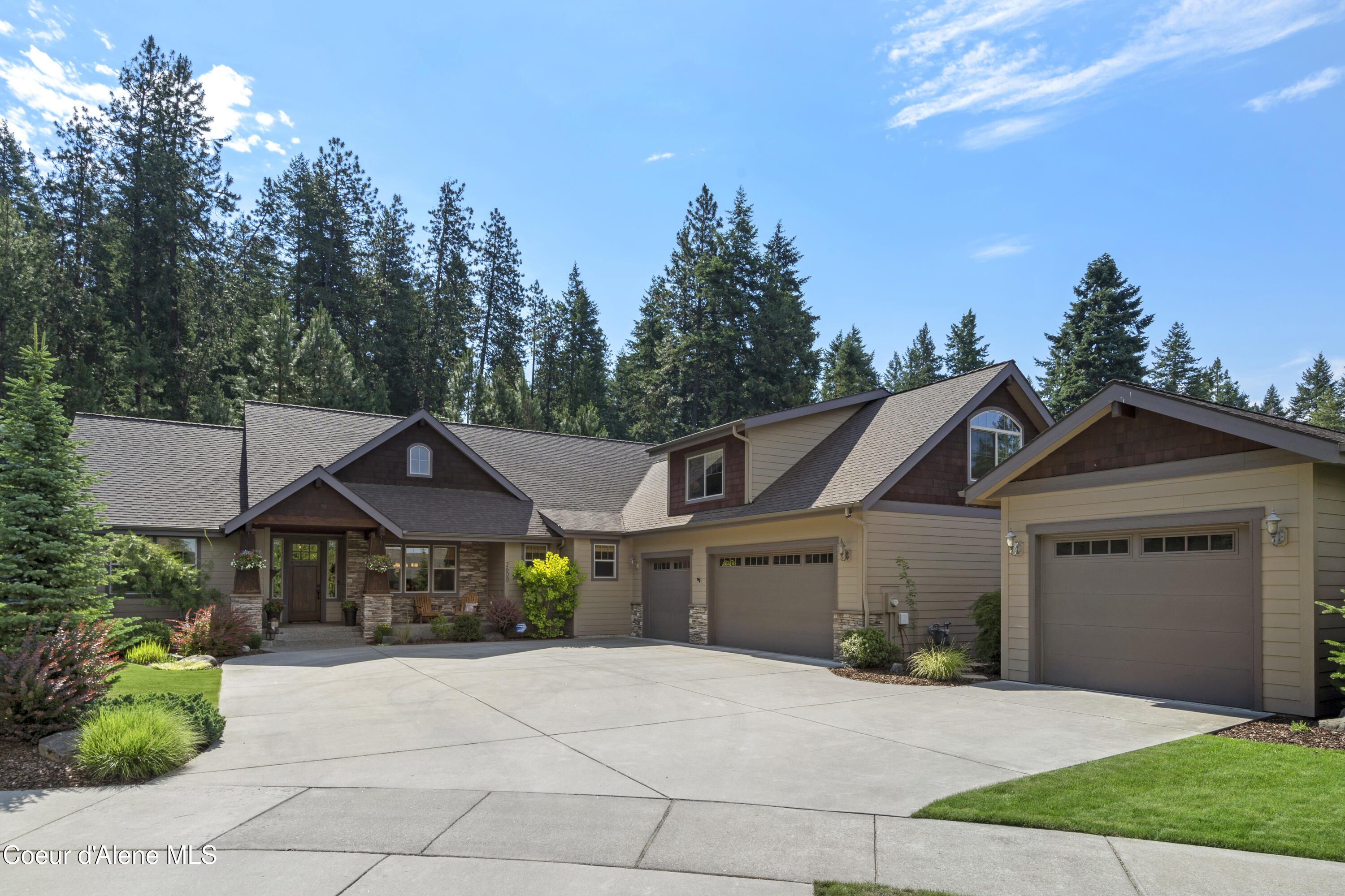 Coeur d'Alene, Idaho, 83815, United States, 5 Bedrooms Bedrooms, ,4 BathroomsBathrooms,Residential,For Sale,2048634