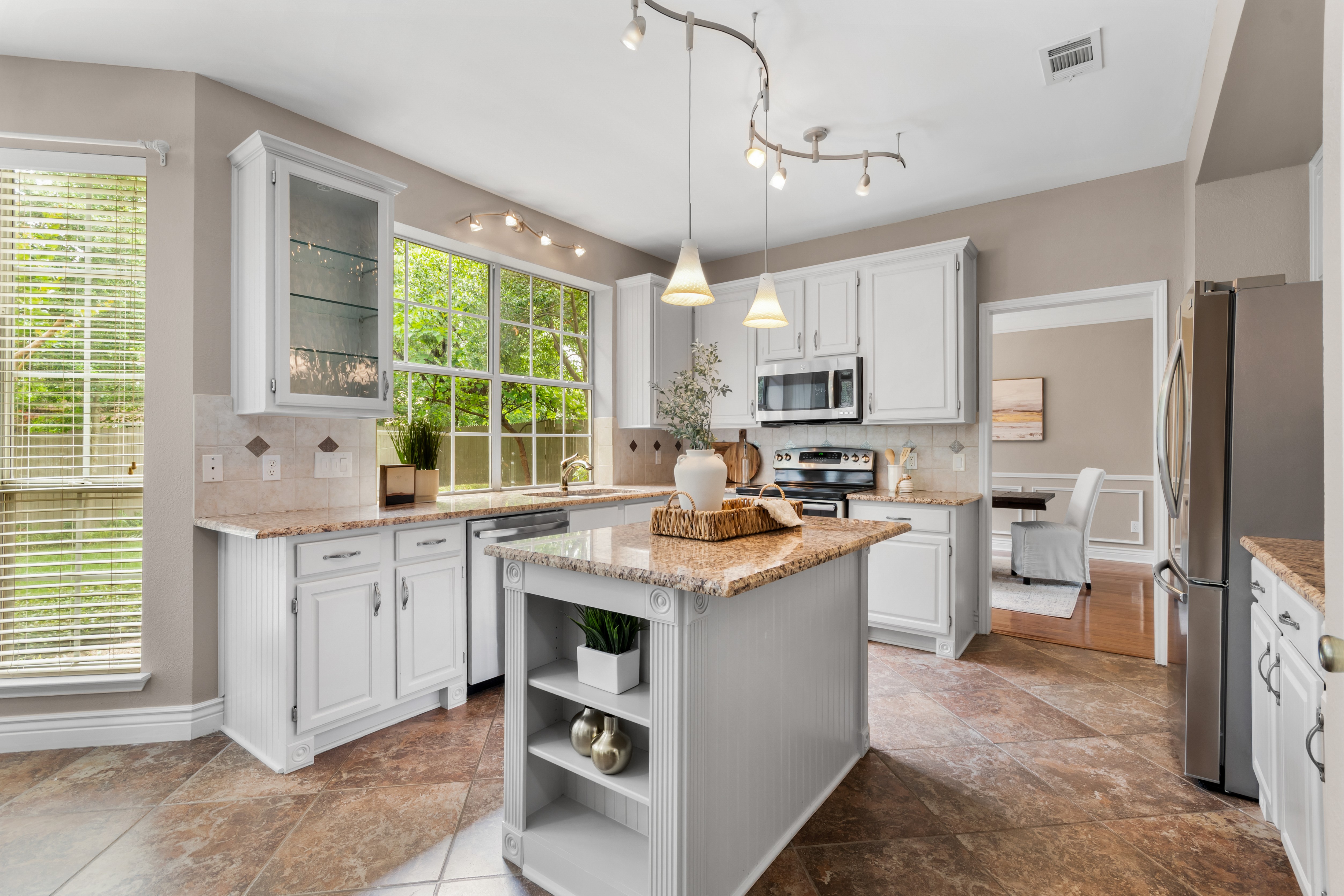  3233 Shady Glen Drive, Grapevine, TX, 76051 - 物件實景