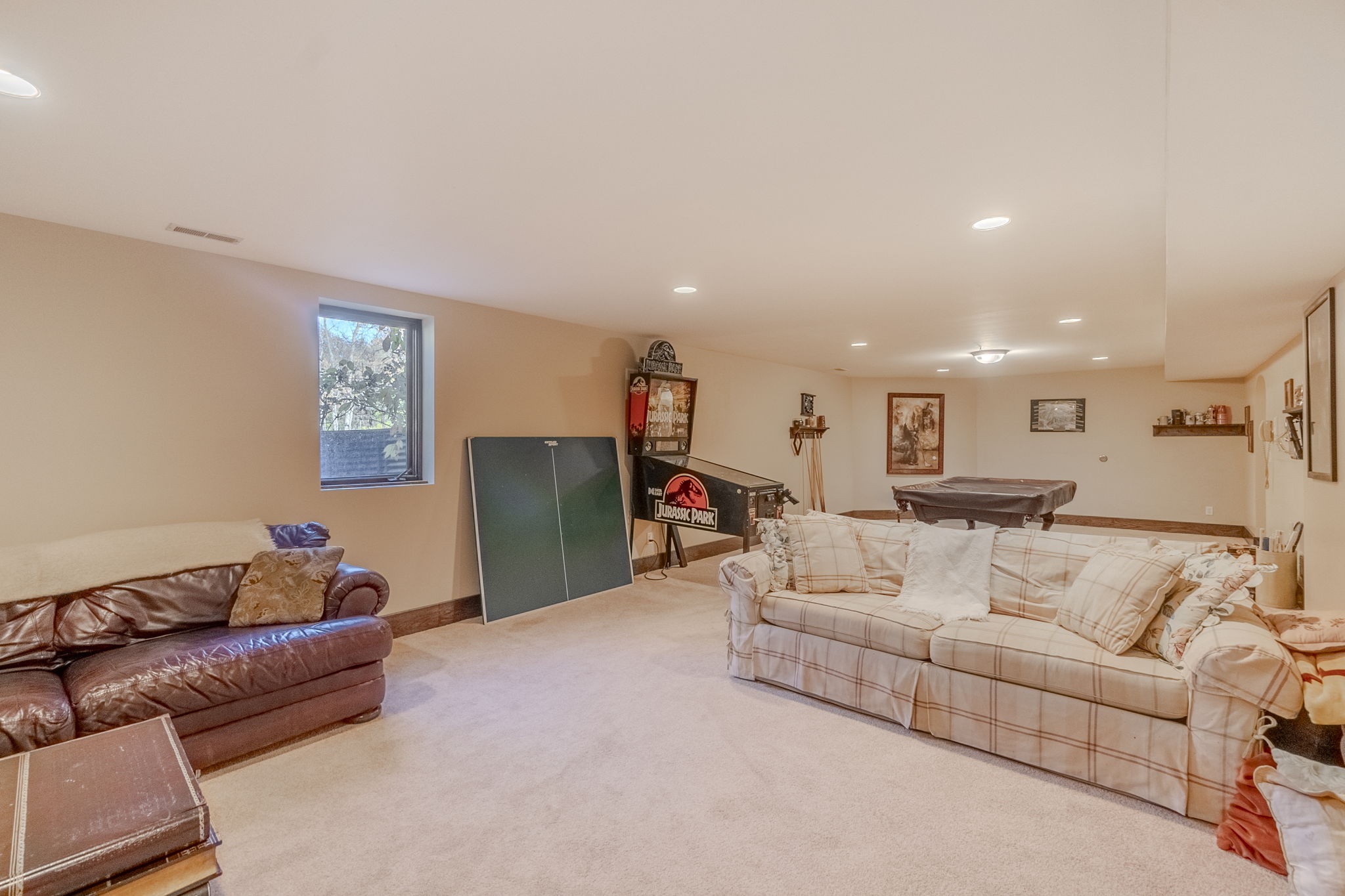 Mason City, Iowa, 50401, United States, 5 Bedrooms Bedrooms, ,3 BathroomsBathrooms,Residential,For Sale,1974101