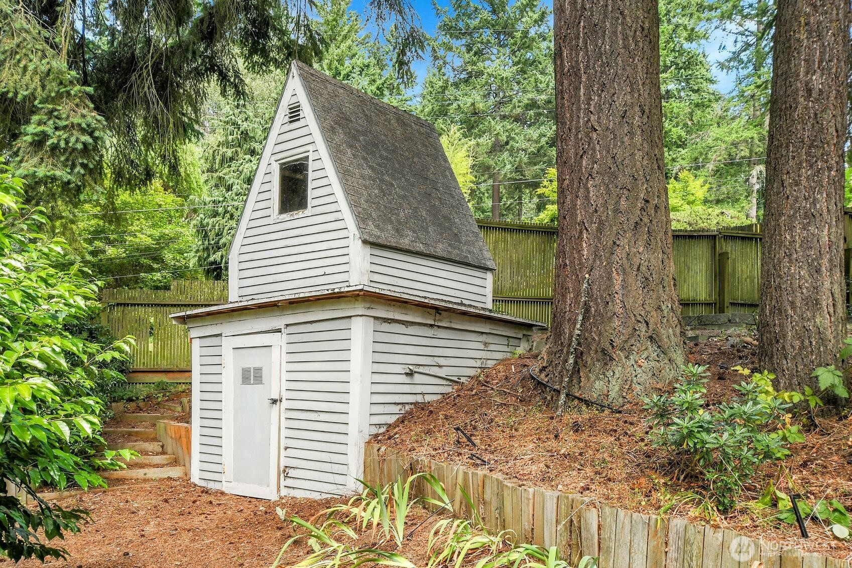 Lake Forest Park, Washington, 98155, United States, 4 Bedrooms Bedrooms, ,1 BathroomBathrooms,Residential,For Sale,1896629