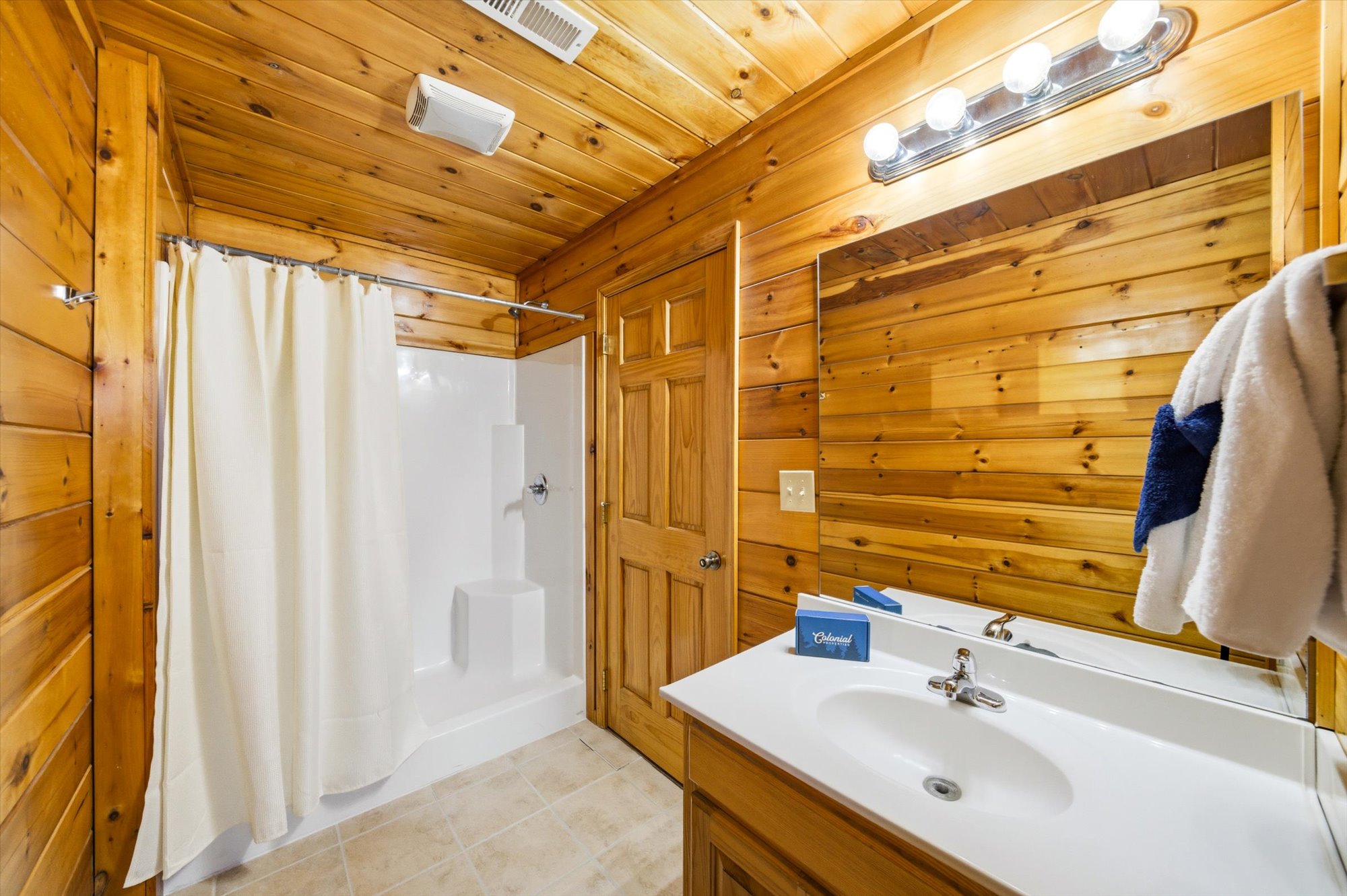 Sevierville, Tennessee, 37876-3406, United States, 3 Bedrooms Bedrooms, ,5 BathroomsBathrooms,Residential,For Sale,2048789
