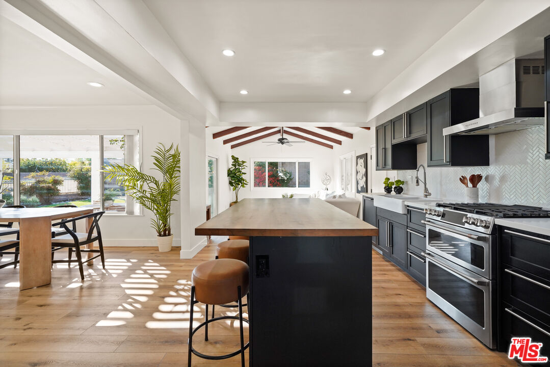 Porter Ranch, California, 91326, United States, 3 Bedrooms Bedrooms, ,2 BathroomsBathrooms,Residential,For Sale,1989253