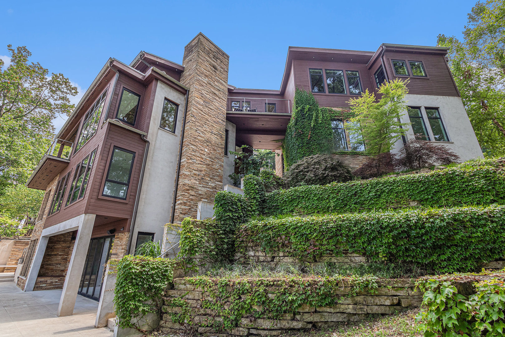 Dowagiac, Michigan, 49047, United States, 4 Bedrooms Bedrooms, ,5 BathroomsBathrooms,Residential,For Sale,1974252