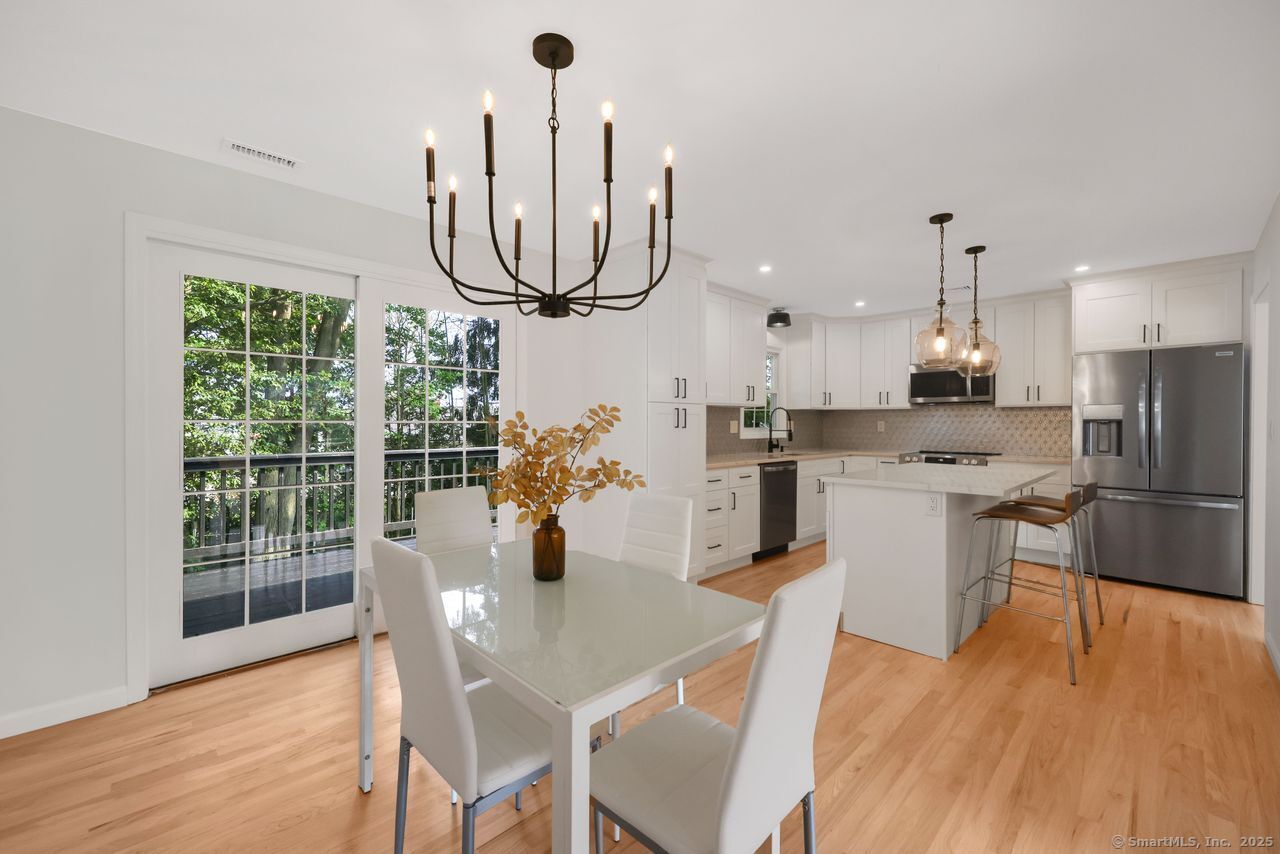 Milford, Connecticut, 06460, United States, 4 Bedrooms Bedrooms, ,3 BathroomsBathrooms,Residential,For Sale,1906885