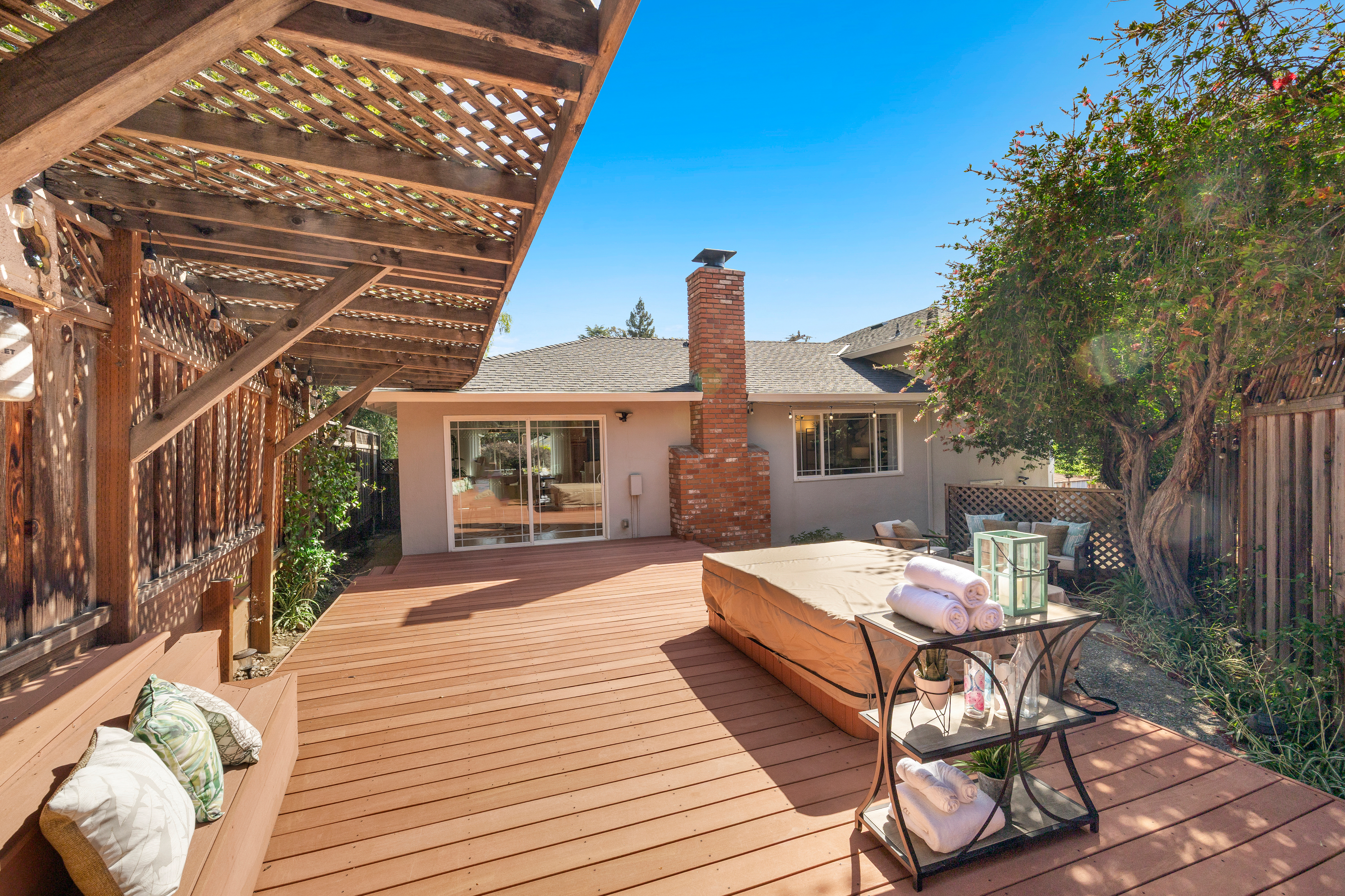  Redwood City Retreat with Exceptional Outdoor Living - 物件實景