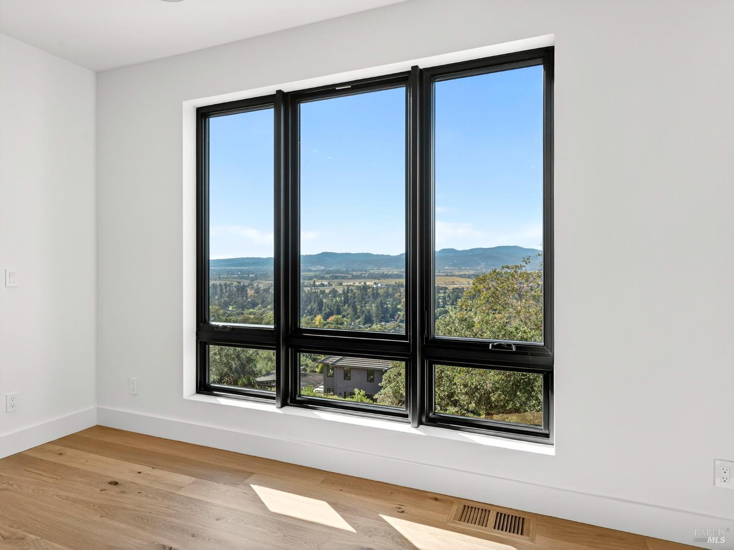 Napa, California, 94558, United States, 3 Bedrooms Bedrooms, ,5 BathroomsBathrooms,Residential,For Sale,1991102