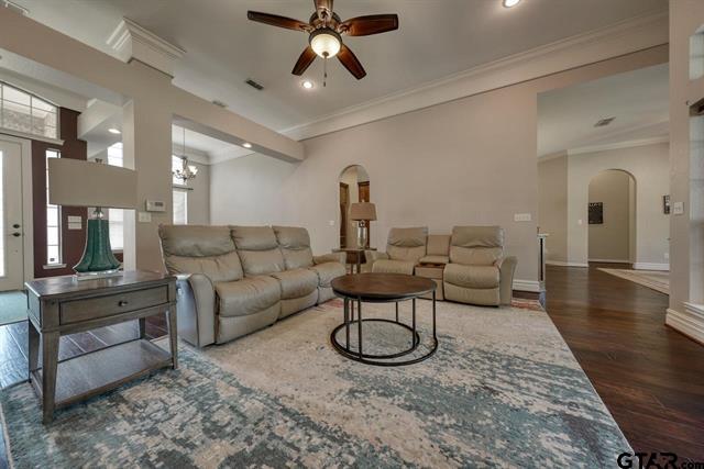 Lindale, Texas, 75771, United States, 4 Bedrooms Bedrooms, ,3 BathroomsBathrooms,Residential,For Sale,1983083