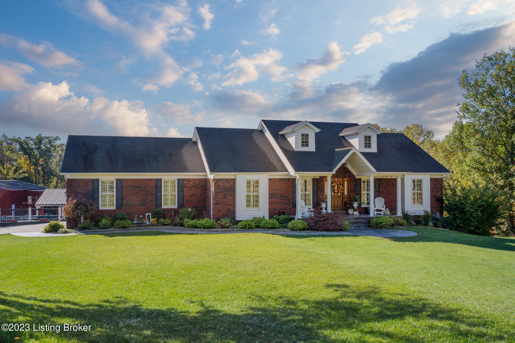 La Grange, Kentucky, 40031, United States, 5 Bedrooms Bedrooms, ,3 BathroomsBathrooms,Residential,For Sale,1793584