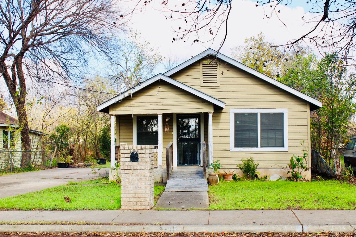 Austin, Texas, 78702, United States, 3 Bedrooms Bedrooms, ,1 BathroomBathrooms,Residential,For Sale,1901292