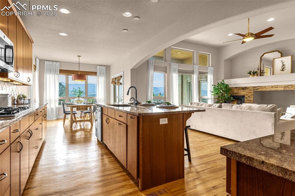 Colorado Springs, Colorado, 80921, United States, 4 Bedrooms Bedrooms, ,3 BathroomsBathrooms,Residential,For Sale,1901229