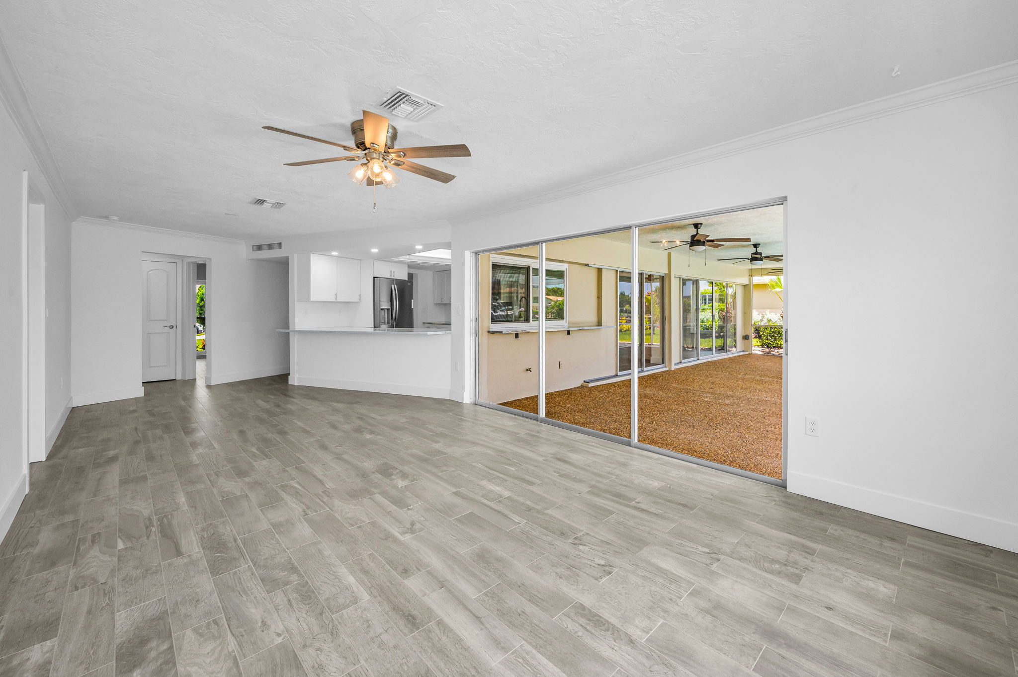 St Petersburg Beach, Florida, 33703, United States, 3 Bedrooms Bedrooms, ,2 BathroomsBathrooms,Residential,For Sale,1979522