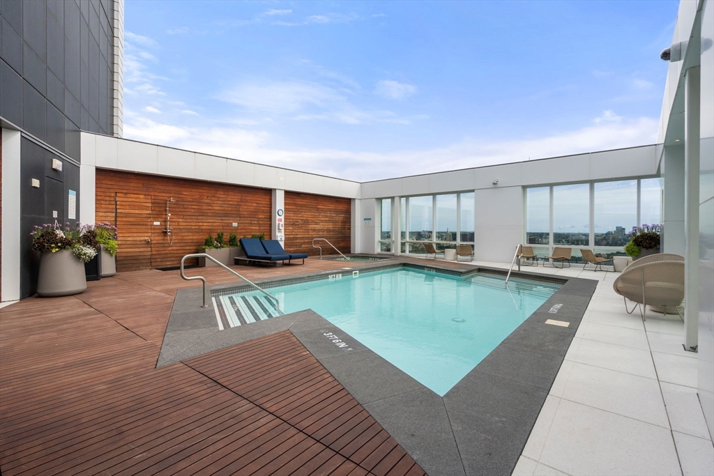 Boston, Massachusetts, 02215, United States, 2 Bedrooms Bedrooms, ,2 BathroomsBathrooms,Residential,For Sale,1941933