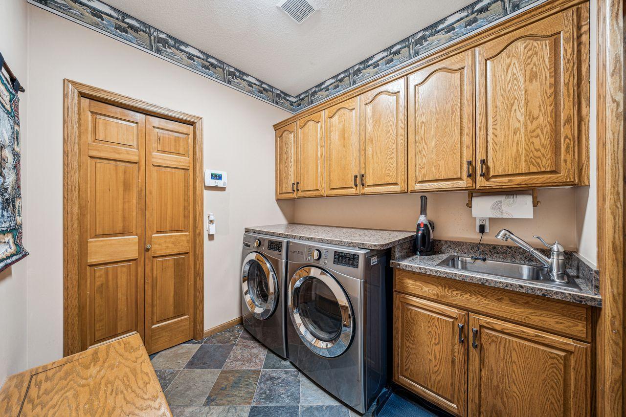 Lakeville, Minnesota, 55044, United States, 4 Bedrooms Bedrooms, ,3 BathroomsBathrooms,Residential,For Sale,1846490