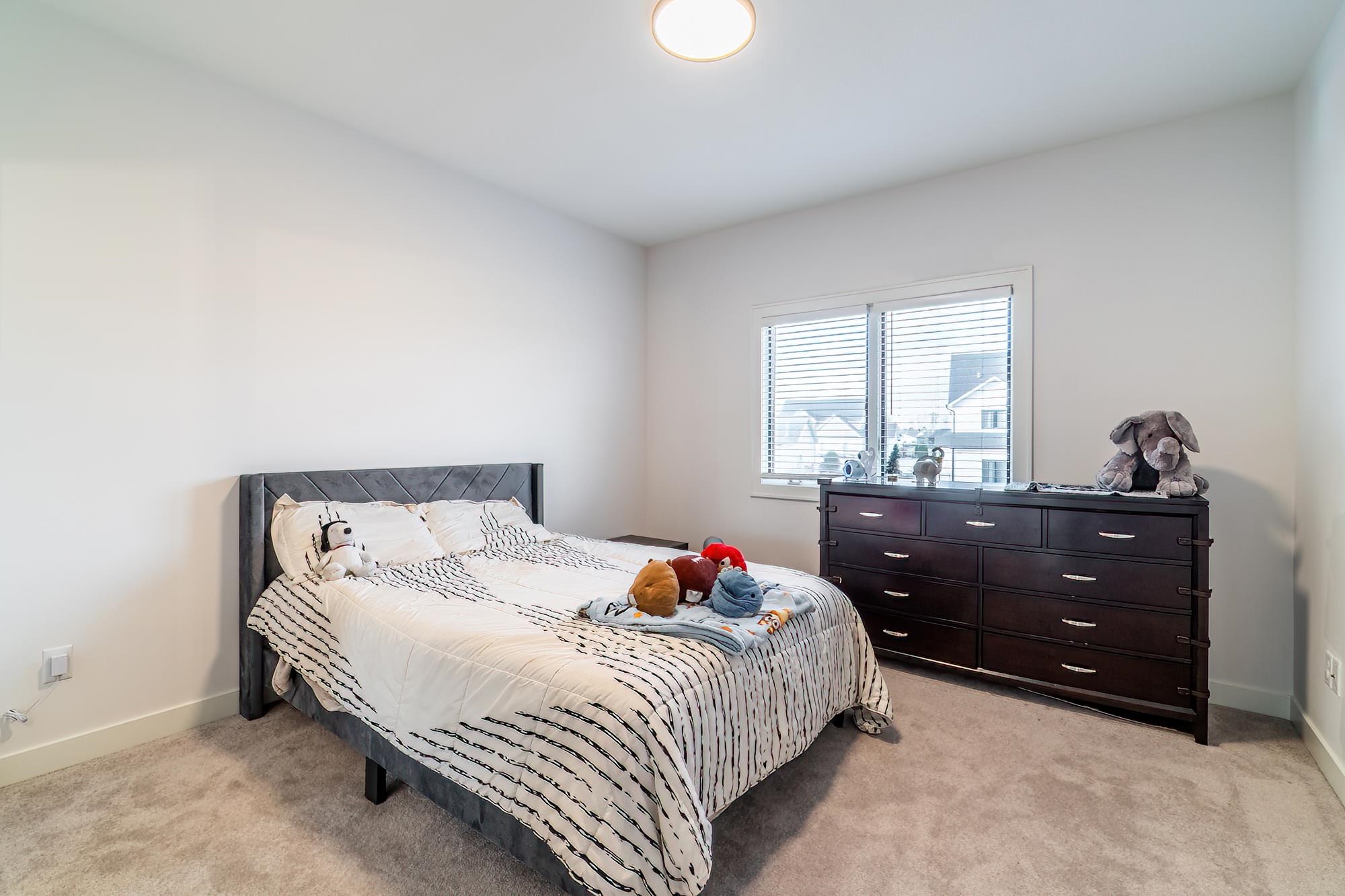 Fort Wayne, Indiana, 46845, United States, 4 Bedrooms Bedrooms, ,4 BathroomsBathrooms,Residential,For Sale,1988190